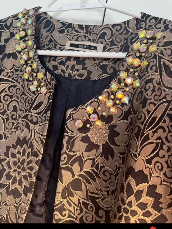 Jackets & Blazers - Embellished Floral Brocade Jacket - Gold & Black